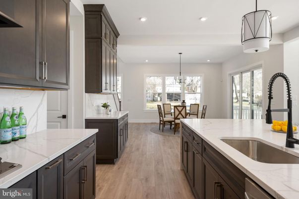 Dining room, Interior, Kitchen, Pendant Lights, Recessed Lighting, Wood Texture Flooring