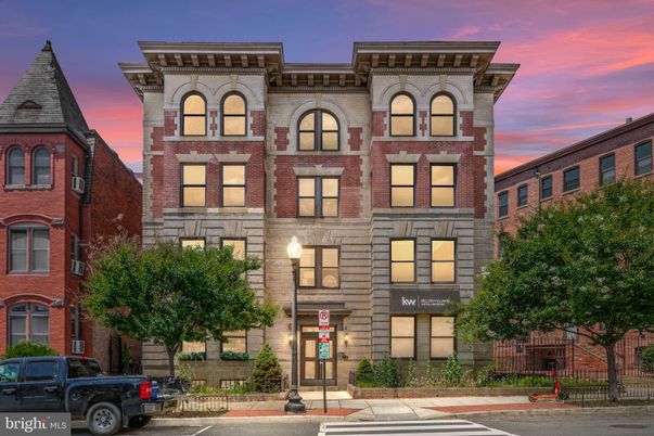 Exterior, Facade, Brick Facade, Rowhouse