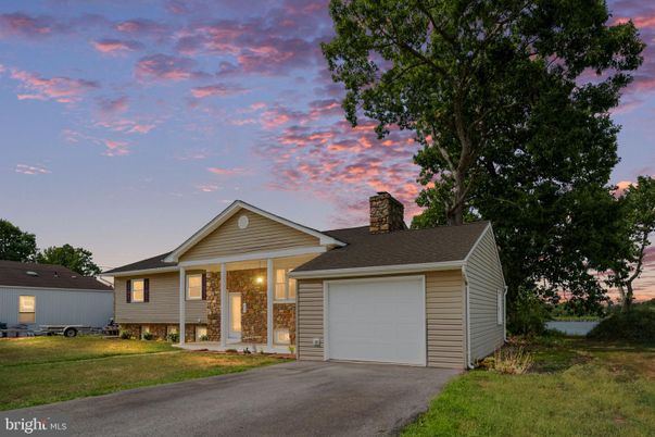 Attached, Detached Garage, Exterior, Facade, Split Level
