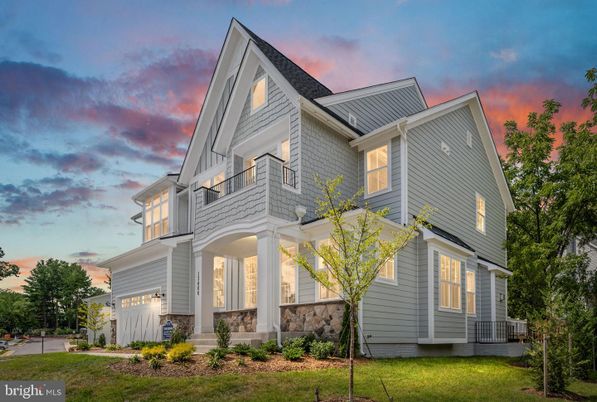 Attached, Exterior, Facade, Farmhouse