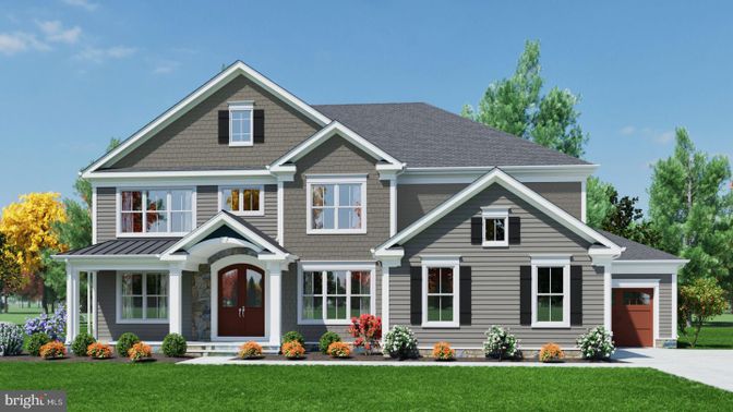 Attached, Exterior, Facade, Farmhouse
