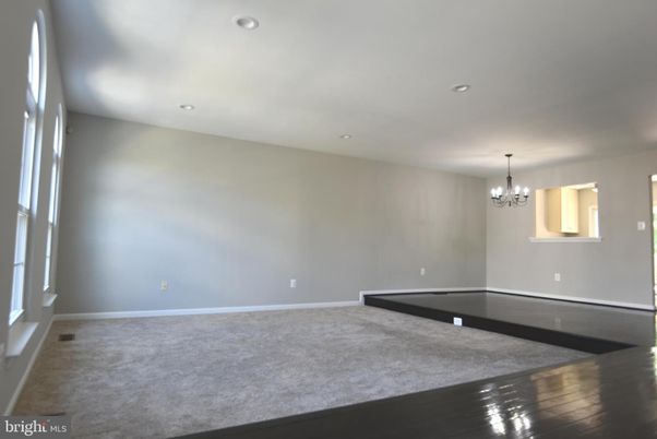 Chandelier, Empty room, Interior, Recessed Lighting