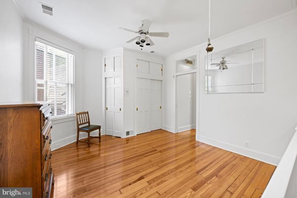 Interior, Pendant Lights, Wood Texture Flooring