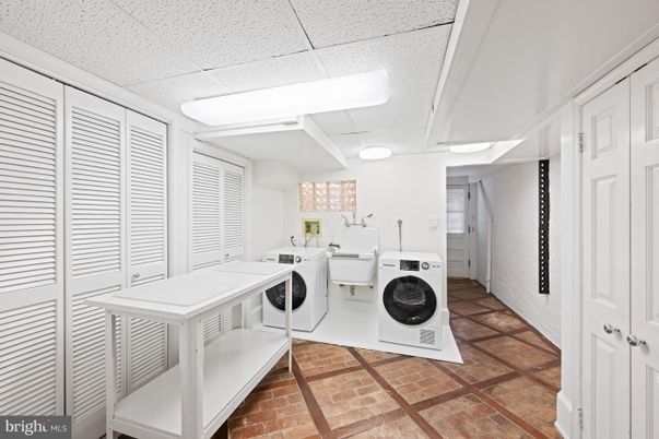 Interior, Washer