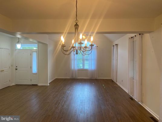 Chandelier, Empty room, Interior, Pendant Lights, Wood Texture Flooring