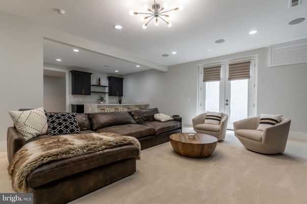 Interior, Living room, Pendant Lights, Recessed Lighting
