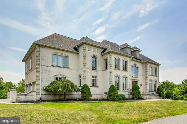 Exterior, Facade, French Provincial