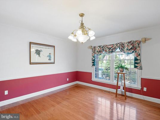 Chandelier, Empty room, Interior, Wood Texture Flooring