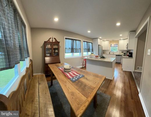 Dining room, Interior, Kitchen, Recessed Lighting, Wood Texture Flooring