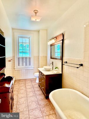 Bathroom, Free Standing Baths, Interior
