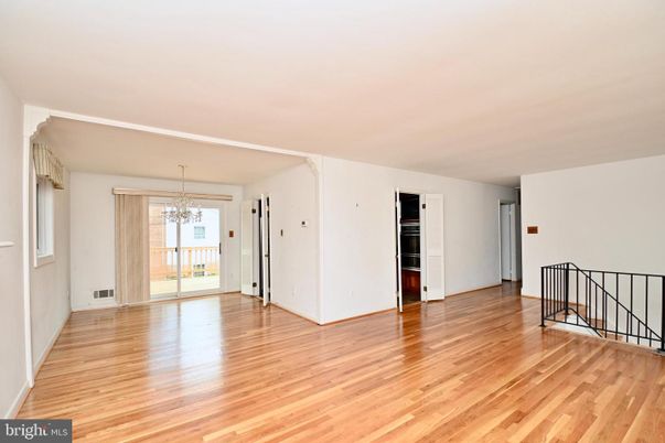 Chandelier, Empty room, Interior, Wood Texture Flooring