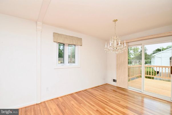 Chandelier, Empty room, Interior, Wood Texture Flooring