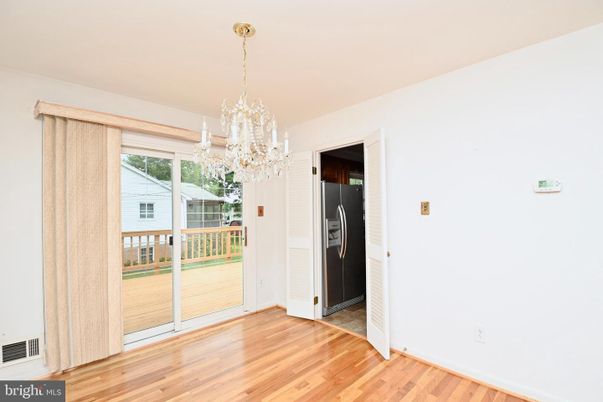 Chandelier, Empty room, Interior, Wood Texture Flooring