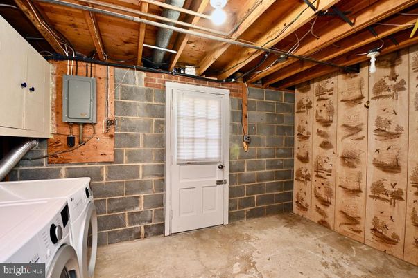 Interior, Stone Walls, Washer, Wooden Beams, Wooden Ceilings