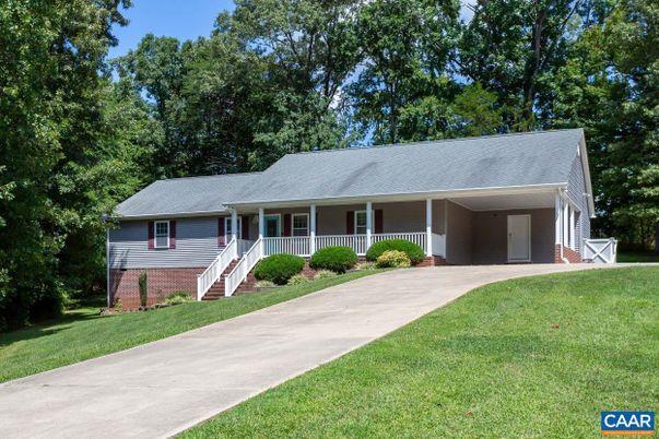 Backyard, Exterior, Facade, Ranch