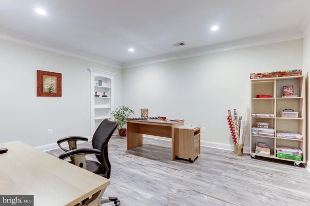 Home Office, Interior, Recessed Lighting, Wood Texture Flooring
