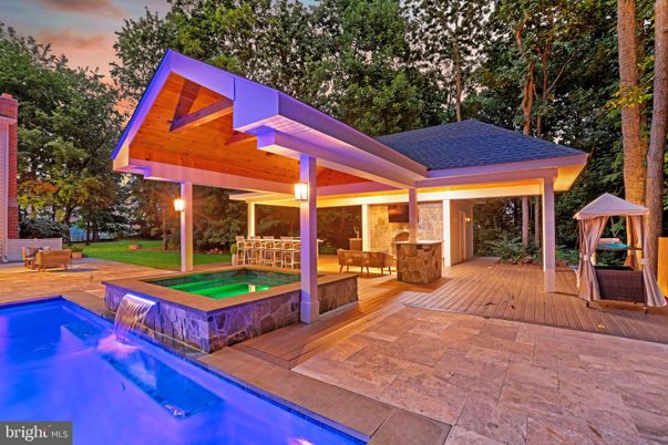 Exterior, Hot Tub, Pool