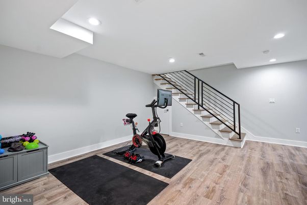 Fitness Equipment, Interior, Recessed Lighting, Wood Texture Flooring