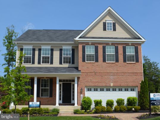 Attached, Exterior, Facade, Brick Facade, Georgian