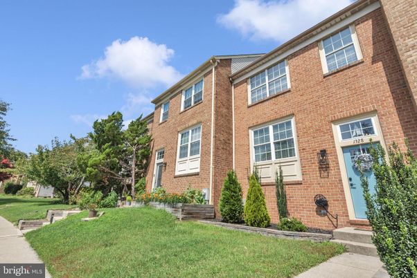 Exterior, Facade, Brick Facade, Rowhouse