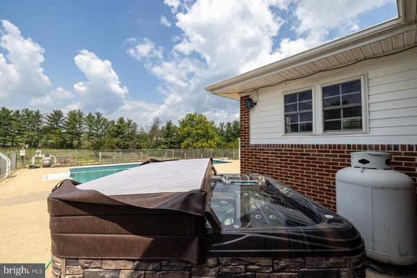 Exterior, Hot Tub, Pool