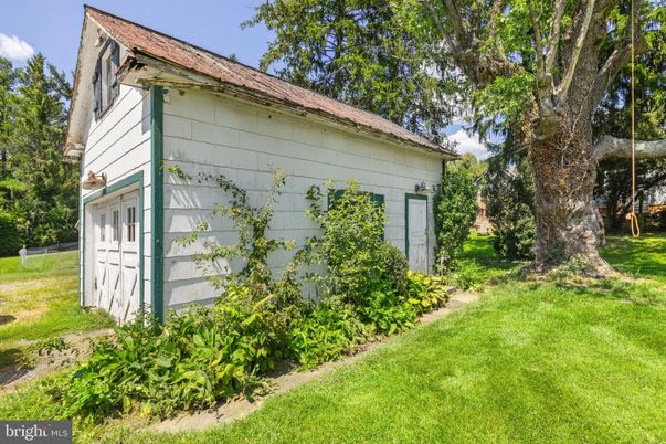 Backyard, Detached Garage, Exterior