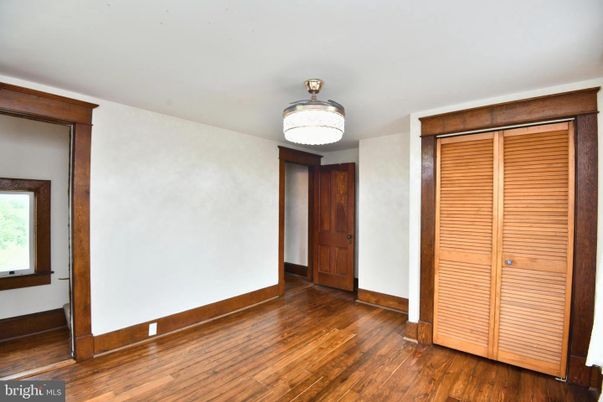 Chandelier, Empty room, Interior, Wood Texture Flooring