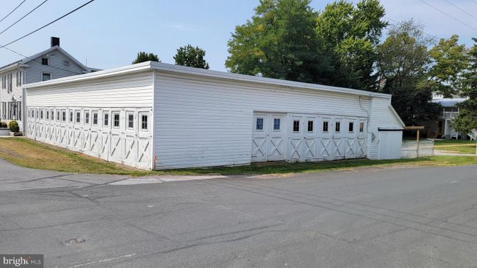 Detached Garage, Exterior