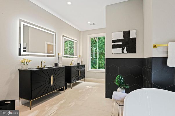 Bathroom, Dual Sink Vanities, Free Standing Baths, Interior, Recessed Lighting