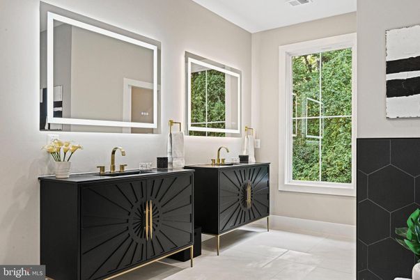 Bathroom, Dual Sink Vanities, Interior