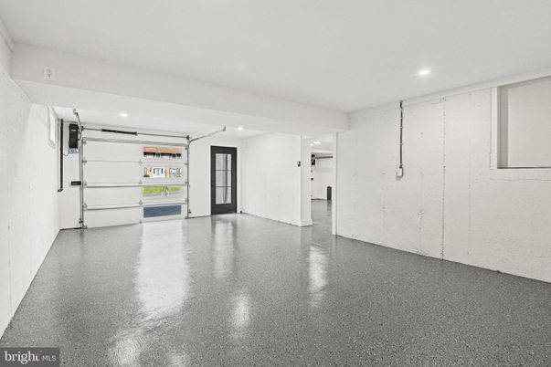 Garage, Interior, Recessed Lighting