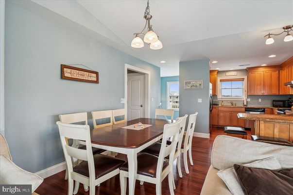 Dining room, Interior, Kitchen, Pendant Lights, Recessed Lighting, Wood Texture Flooring