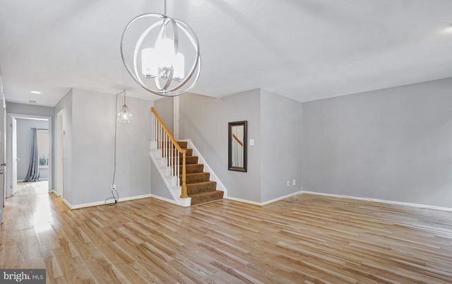 Interior, Pendant Lights, Recessed Lighting, Wood Texture Flooring