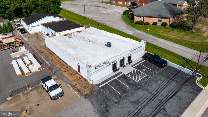 Exterior, Drone