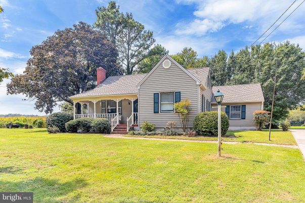 Backyard, Exterior, Facade, Cape Cod