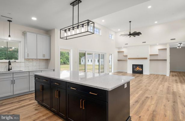 Fireplace, Interior, Kitchen, Pendant Lights, Recessed Lighting, Wood Texture Flooring