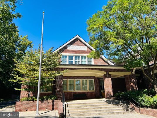 Exterior, Facade, Brick Facade, Queen Anne Victorian