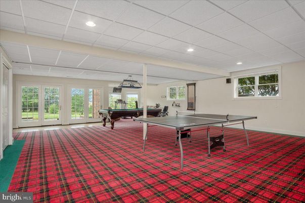 Billiard Table, Game Room, Interior, Recessed Lighting