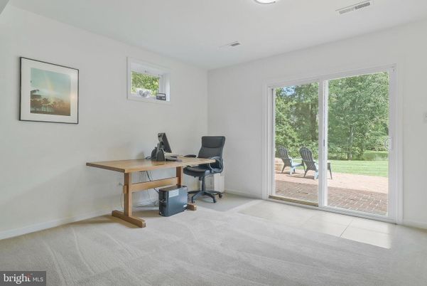 Home Office, Interior