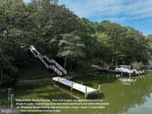 Exterior, Lake