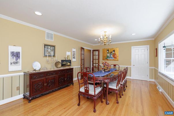 Chandelier, Dining room, Interior, Recessed Lighting, Wood Texture Flooring
