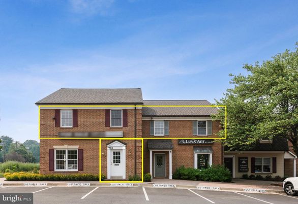 Exterior, Facade, Brick Facade, Georgian