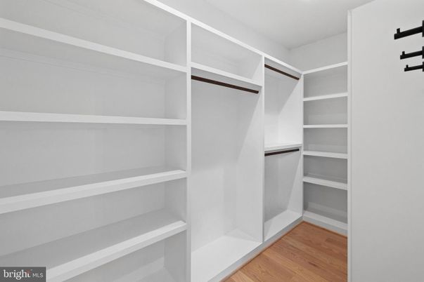 Interior, Walk-in Closets, Wood Texture Flooring