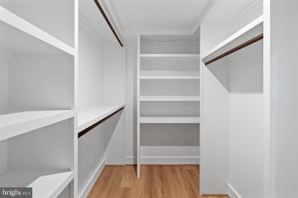 Interior, Walk-in Closets, Wood Texture Flooring