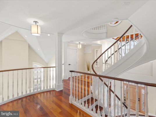 Interior, Pendant Lights, Wood Texture Flooring