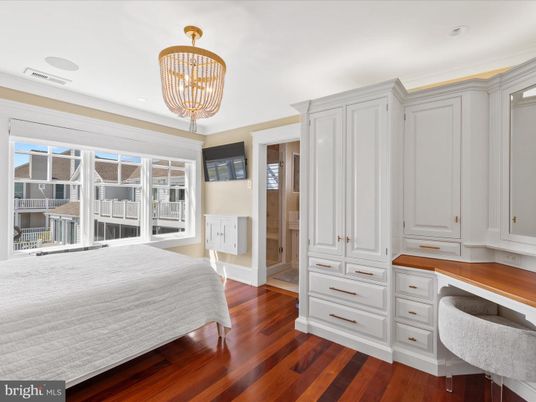 Chandelier, Interior, Recessed Lighting, Wood Texture Flooring