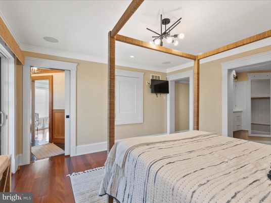 Bedroom, Interior, Pendant Lights, Recessed Lighting, Wood Texture Flooring