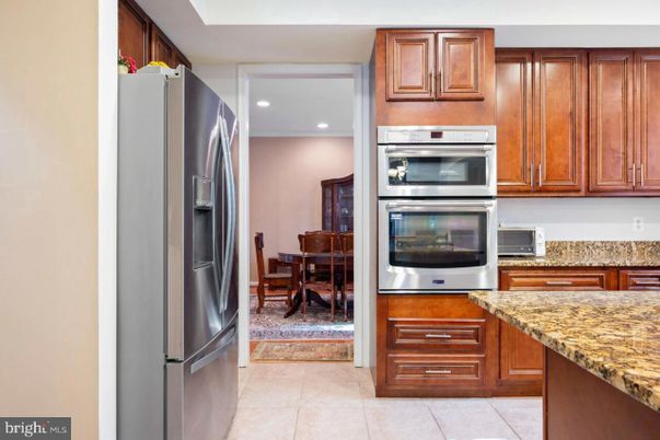 Dining room, Interior, Kitchen, Recessed Lighting, Stainless Steel Appliances