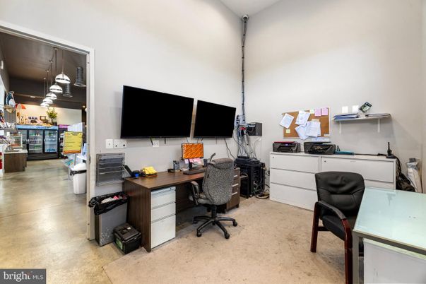 Home Office, Interior