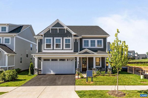 Attached, Exterior, Facade, Farmhouse